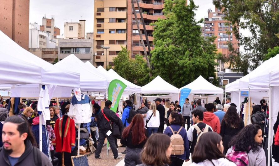 Feria de moda circular “Sin Desperdicio” en la Plaza de la Intendencia